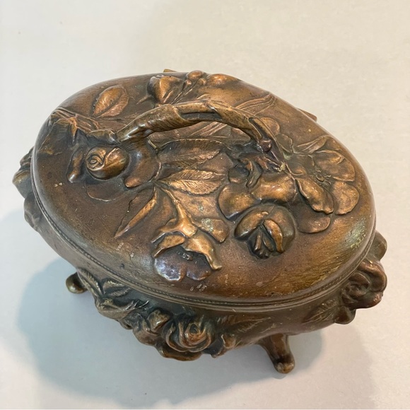 Antique Art Nouveau Brainard & Wilson Gold Tone Metal Jewelry Box Roses Floral - Picture 4 of 12